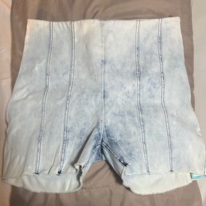 Light Wash Women's High-Rise Jean Shorts